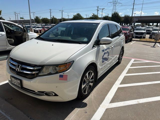 Used 2016 Honda Odyssey Touring Elite image 2