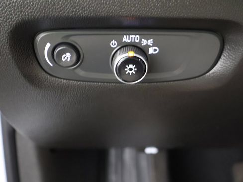 Used 2023 Chevrolet Traverse LT AWD/4WD image 36