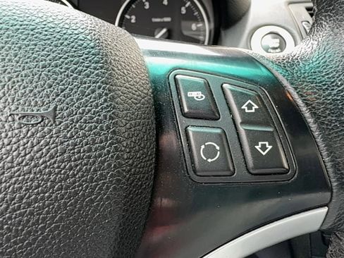 Used 2011 BMW 128i Convertible image 17