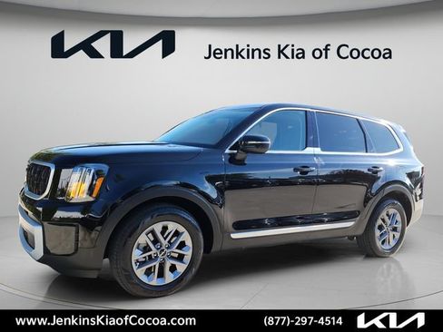 Certified 2024 Kia Telluride LX FWD image 10