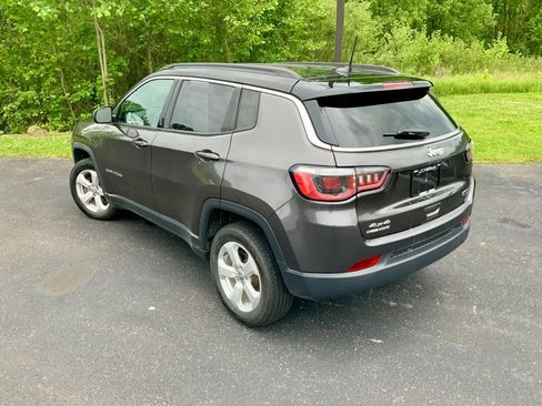 Used 2019 Jeep Compass Latitude w/ Popular Equipment Group AWD/4WD image 8