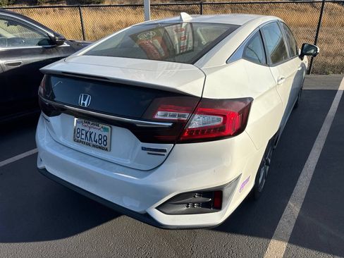 Used 2018 Honda Clarity Touring image 8