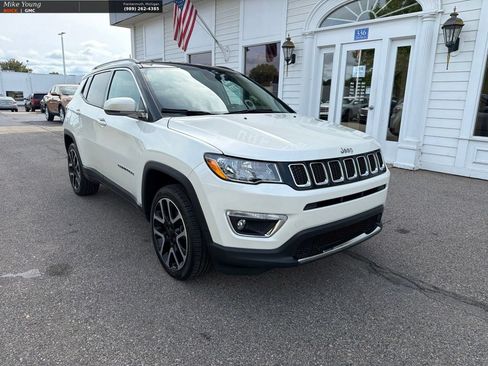 Used 2019 Jeep Compass Limited w/ Safety & Security Group AWD/4WD image 3