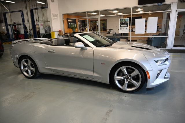 Used 2017 Chevrolet Camaro SS RWD image 4