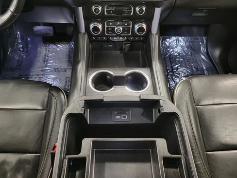 Used 2021 GMC Yukon SLT w/ SLT Luxury Plus Package image 16