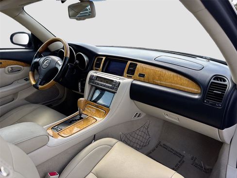 Used 2005 Lexus SC 430 Convertible image 29