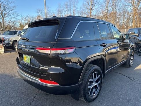 Used 2025 Jeep Grand Cherokee Limited w/ MOPAR Finishing Package image 18