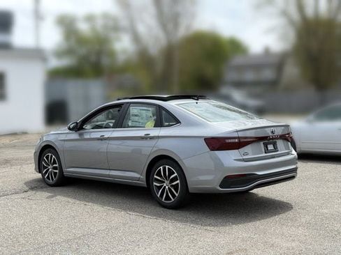 New 2026 Volkswagen Jetta SE FWD image 4