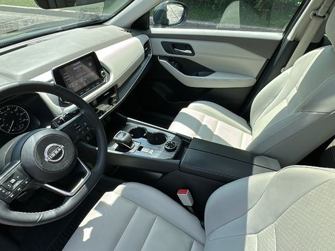 Certified 2024 Nissan Rogue SV w/ SV Premium Package AWD/4WD image 21