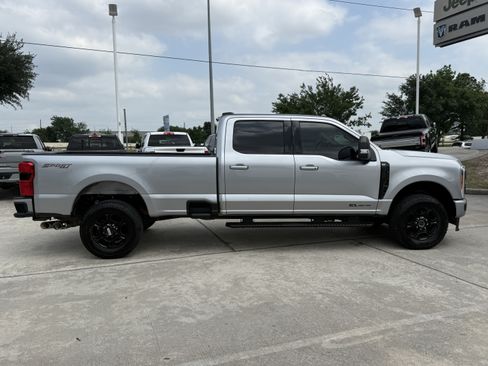 Used 2023 Ford F350 XLT w/ XLT Premium Package AWD/4WD image 3