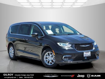 Used 2023 Chrysler Pacifica Touring-L