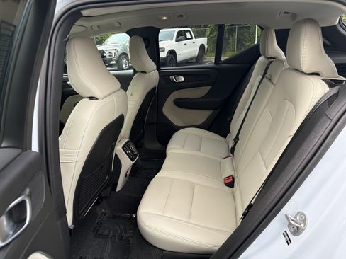 Certified 2026 Volvo XC40 B5 Plus w/ Protection Package Premier AWD/4WD image 32
