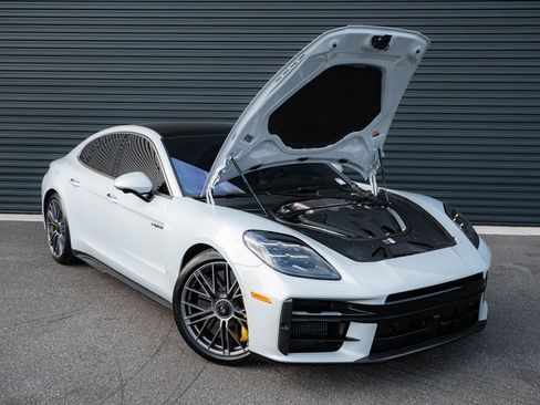 Certified 2025 Porsche Panamera Turbo image 35