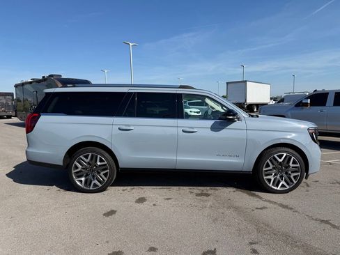 Used 2025 Ford Expedition Max Platinum w/ Platinum Ultimate Package AWD/4WD image 16
