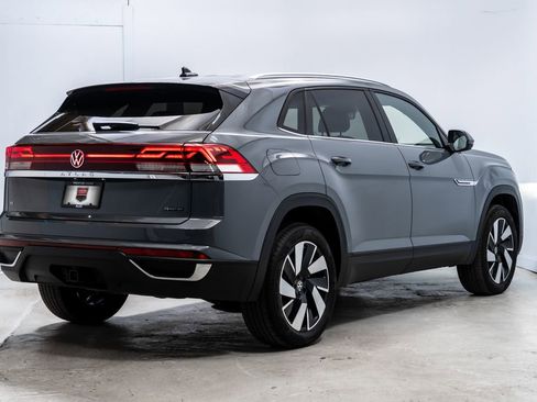 Used 2025 Volkswagen Atlas Cross Sport SE AWD/4WD image 7