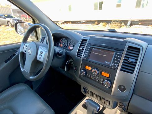 Used 2018 Nissan Frontier SL image 43