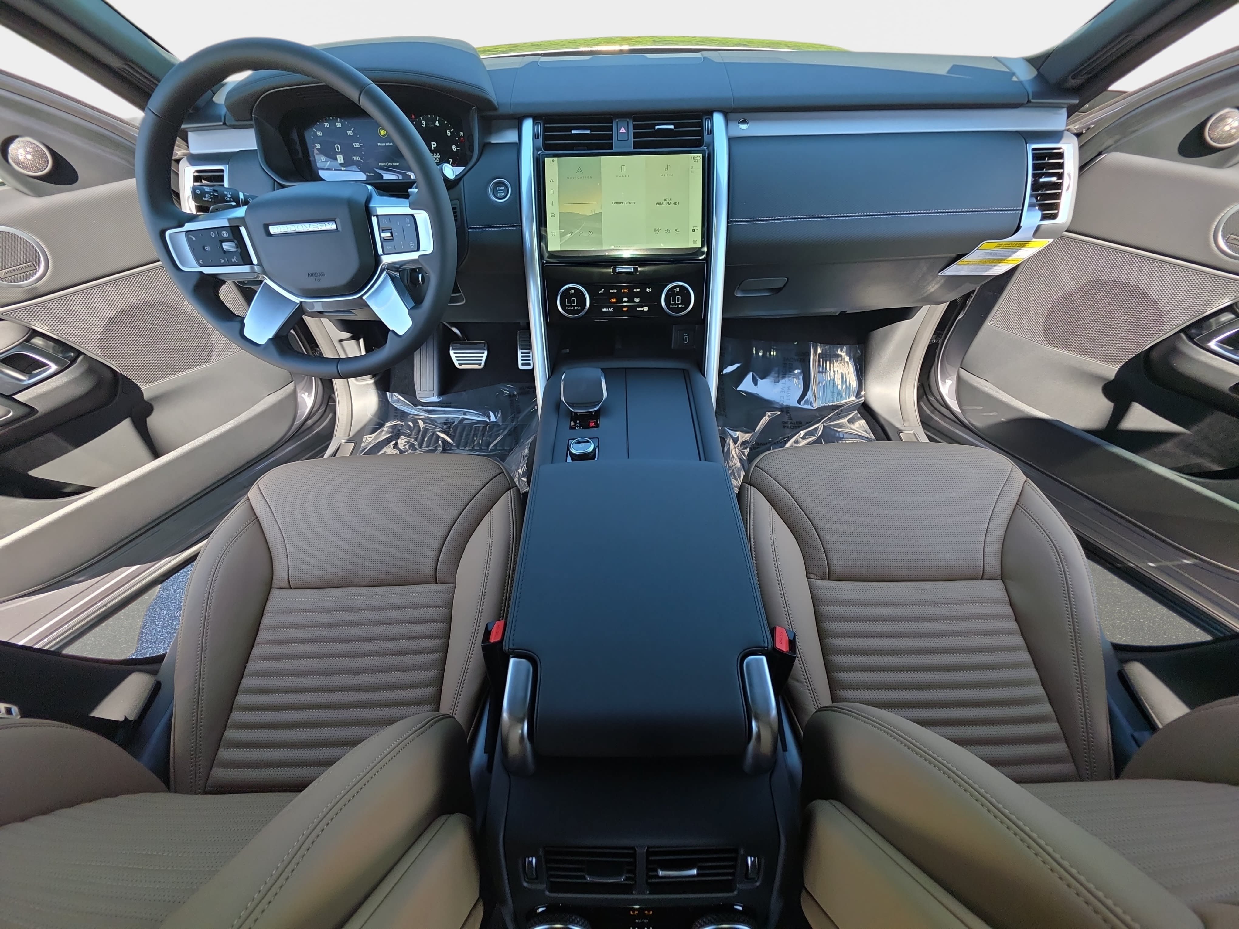 New 2026 Land Rover Discovery Dynamic SE AWD/4WD image 9