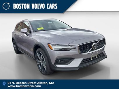 New 2026 Volvo V60 B5 Cross Country Plus w/ Climate Package