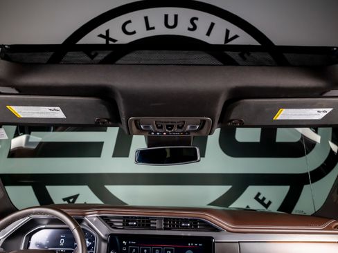 Used 2024 GMC Sierra 1500 Denali image 9