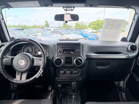 Used 2012 Jeep Wrangler Unlimited Sport AWD/4WD image 11
