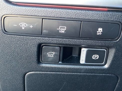 Used 2024 Hyundai Palisade Limited image 25