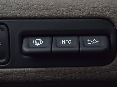 Used 2021 GMC Yukon Denali w/ Denali Premium Package image 8