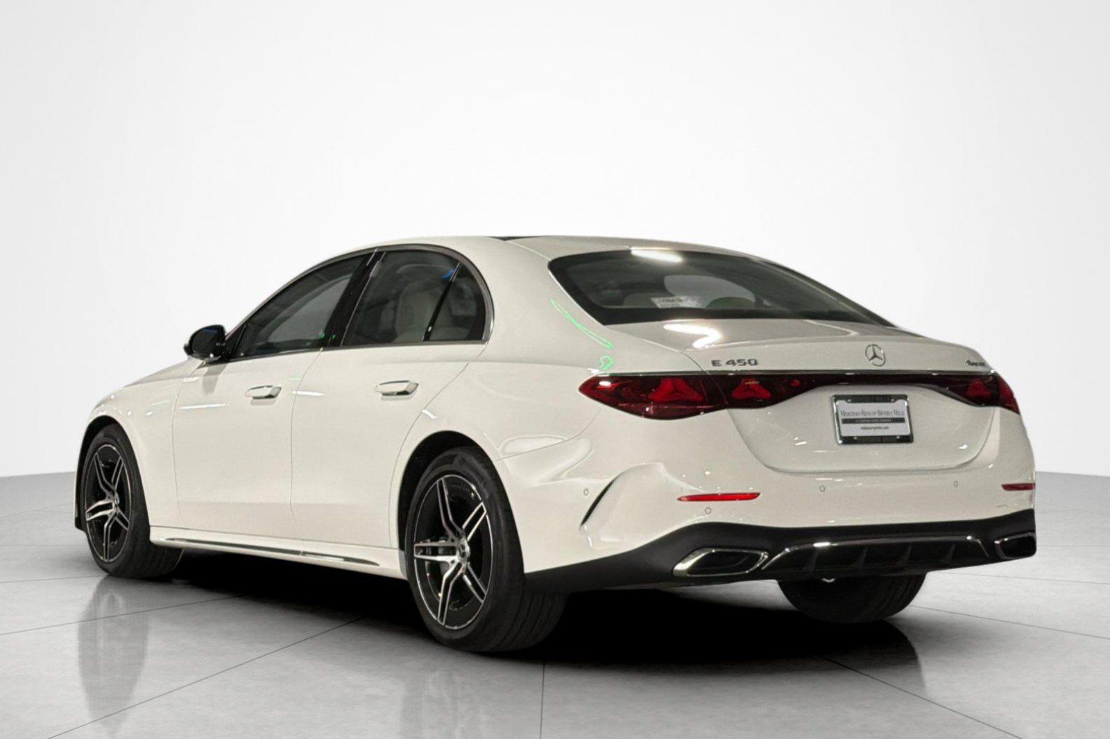 New 2027 Mercedes-Benz E 450 4MATIC Sedan image 3