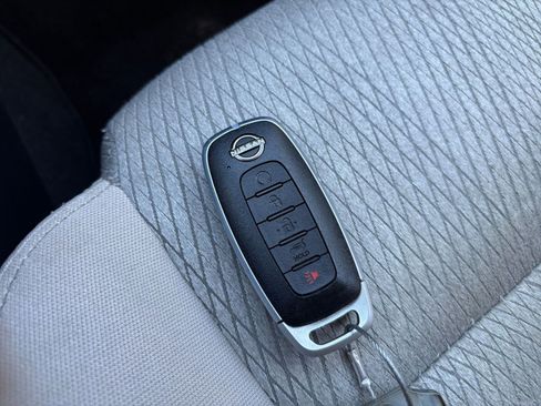 Used 2025 Nissan Rogue SV AWD/4WD image 27