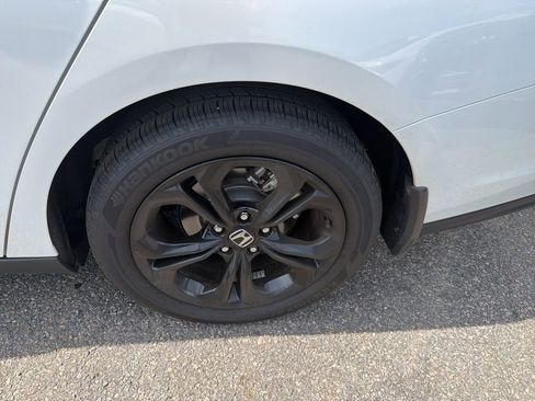 Used 2025 Honda Accord SE image 9