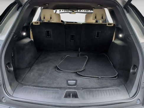 Used 2019 Cadillac XT5 Sport Utility 4D image 33