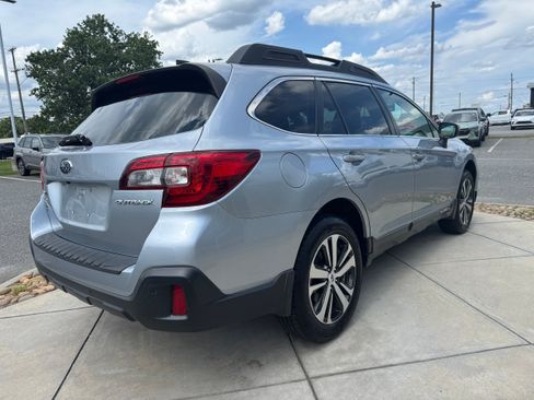 Used 2018 Subaru Outback 2.5i Limited AWD/4WD image 6