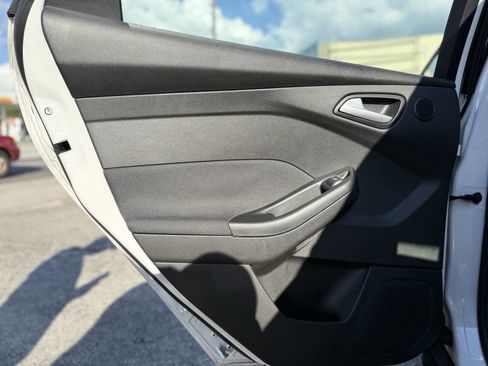 Used 2015 Ford Focus Titanium image 19