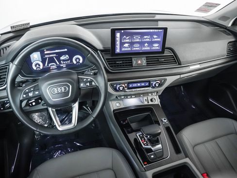 Used 2021 Audi Q5 Premium Plus w/ Premium Plus Package image 17