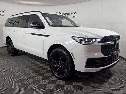 New 2025 Lincoln Navigator L Reserve w/ Jet Appearance Package AWD/4WD image 3