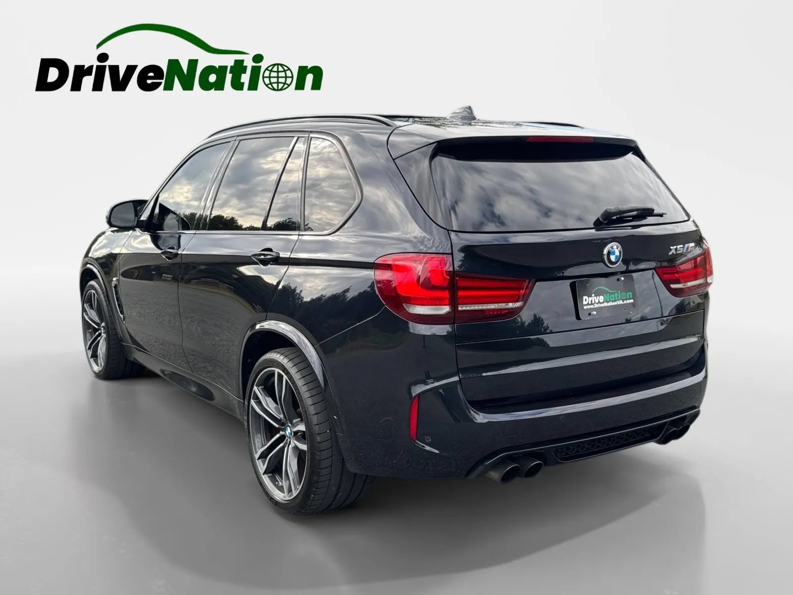 Used 2016 BMW X5 M w/ Executive Package AWD/4WD image 7