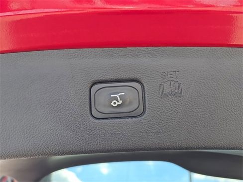 Used 2024 Ford Edge Titanium image 13