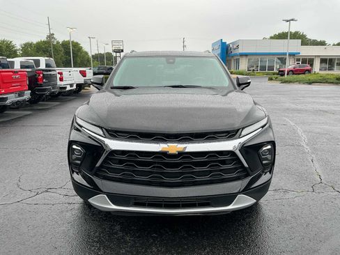 Used 2023 Chevrolet Blazer LT FWD image 2