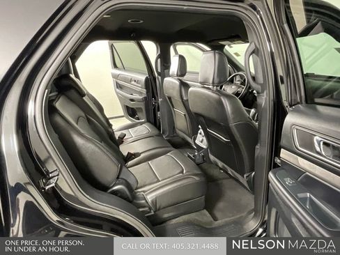 Used 2018 Ford Explorer XLT w/ Equipment Group 202A FWD image 15