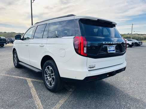 New 2025 Ford Expedition Active image 6
