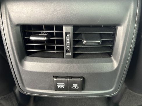 Used 2021 Toyota Avalon XLE FWD image 12