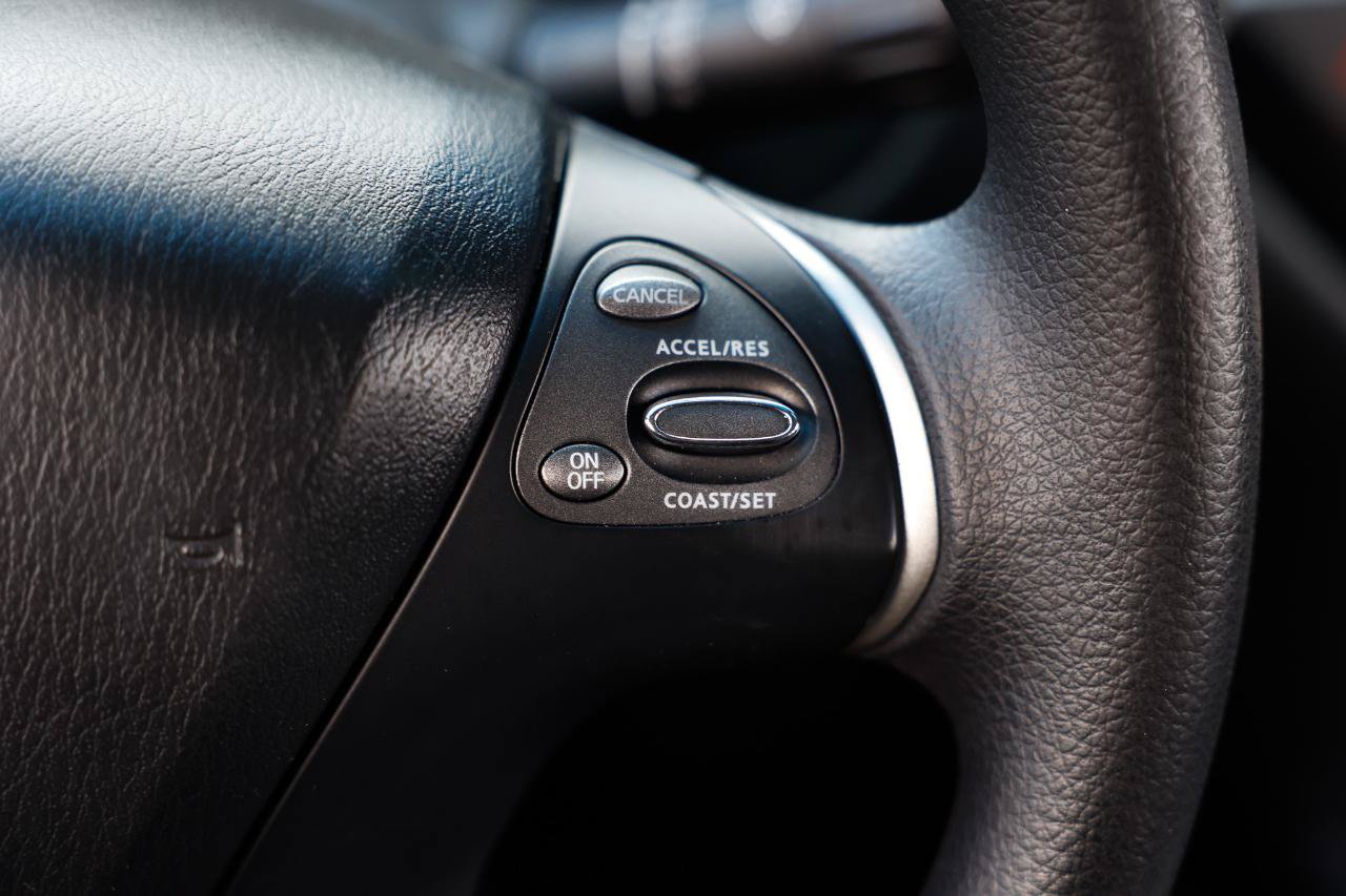 Used 2014 Nissan Pathfinder S FWD image 28