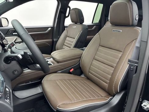 New 2026 GMC Acadia Denali Ultimate w/ LPO, Floor Liner Package AWD/4WD image 21