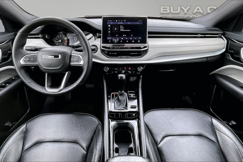 Used 2025 Jeep Compass Limited AWD/4WD image 16