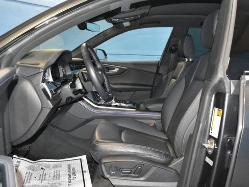 Used 2022 Audi Q8 Prestige image 9