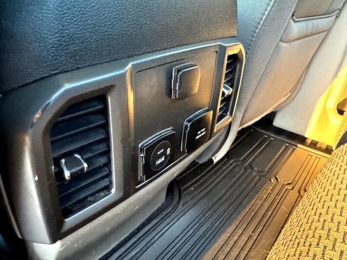 Used 2020 Ford F350 XLT w/ FX4 Off-Road Package image 17