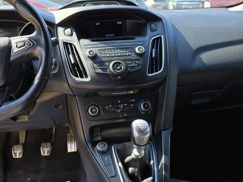 Used 2017 Ford Focus ST image 20