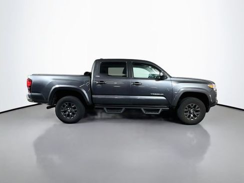 Used 2021 Toyota Tacoma SR5 AWD/4WD image 8