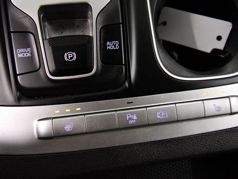 Certified 2024 Kia Carnival LX image 27