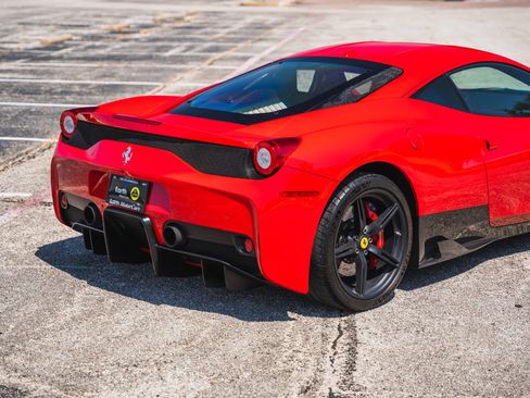 Used 2015 Ferrari 458 Speciale Coupe RWD image 17