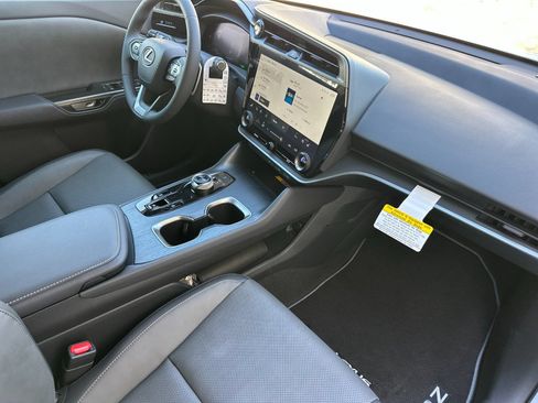 Used 2026 Lexus RZ 350e 2WD w/ Accessory Package (K3) image 18